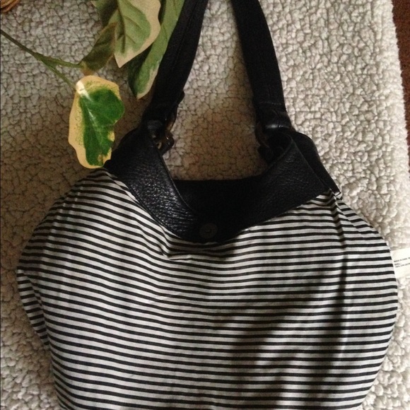 Gap - Picture 4 of 6